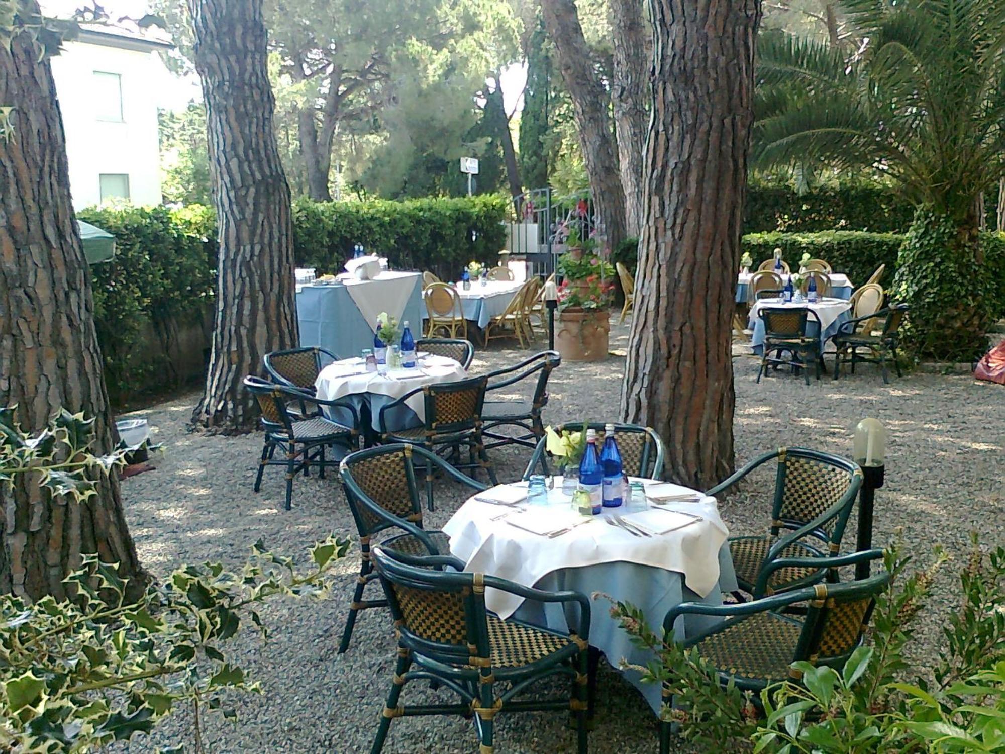 Hotel Massimo Marina di Cecina Exterior photo