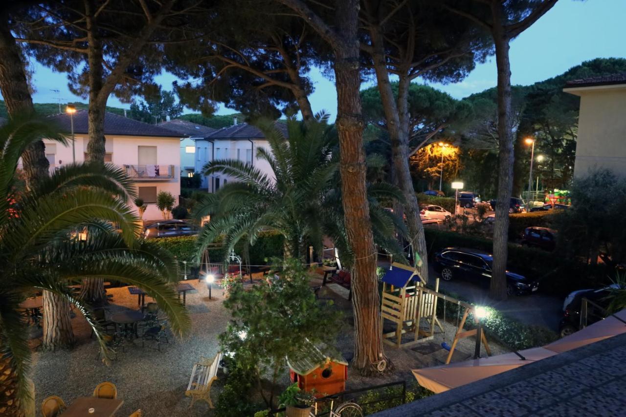 Hotel Massimo Marina di Cecina Exterior photo
