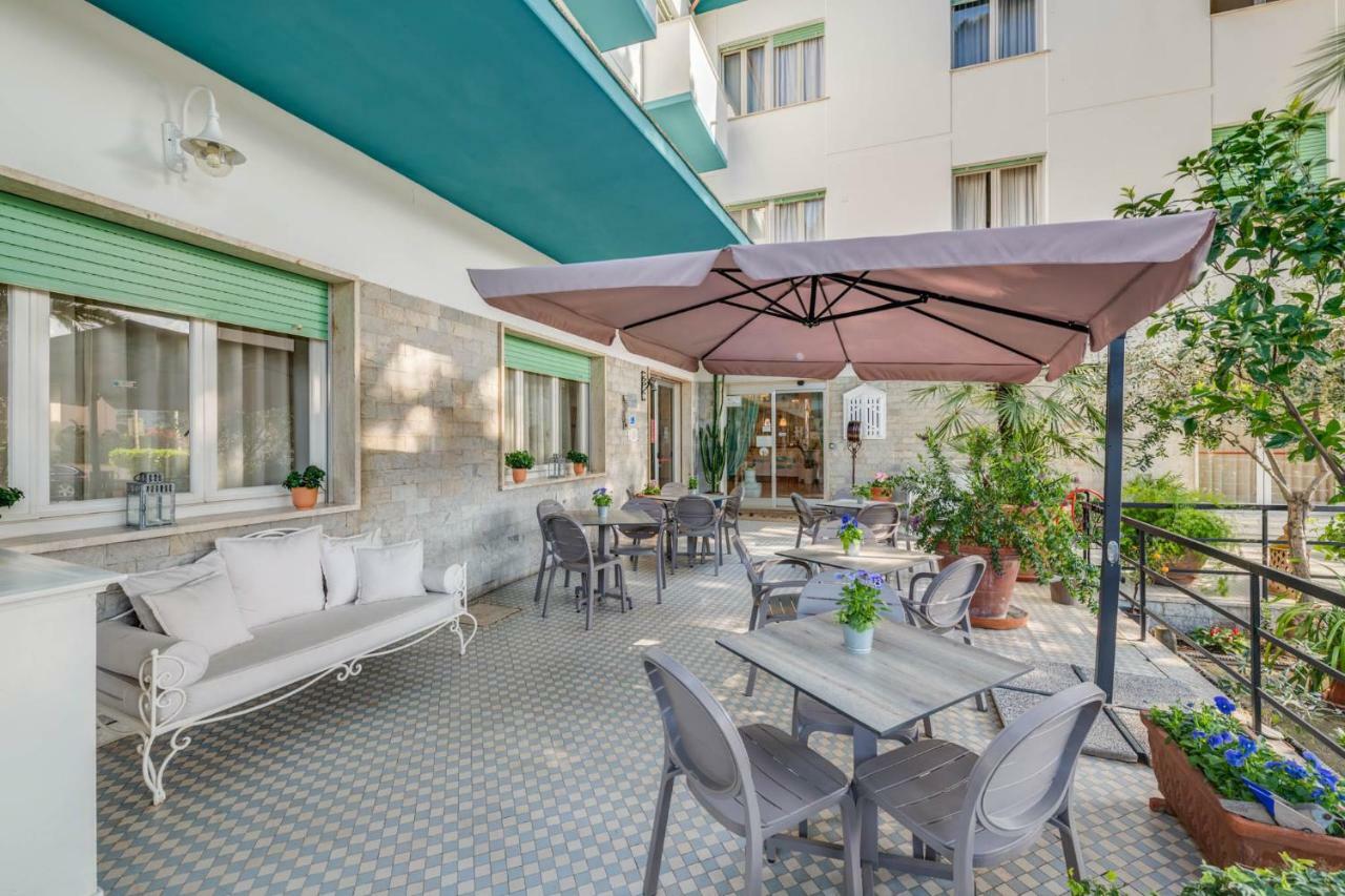Hotel Massimo Marina di Cecina Exterior photo