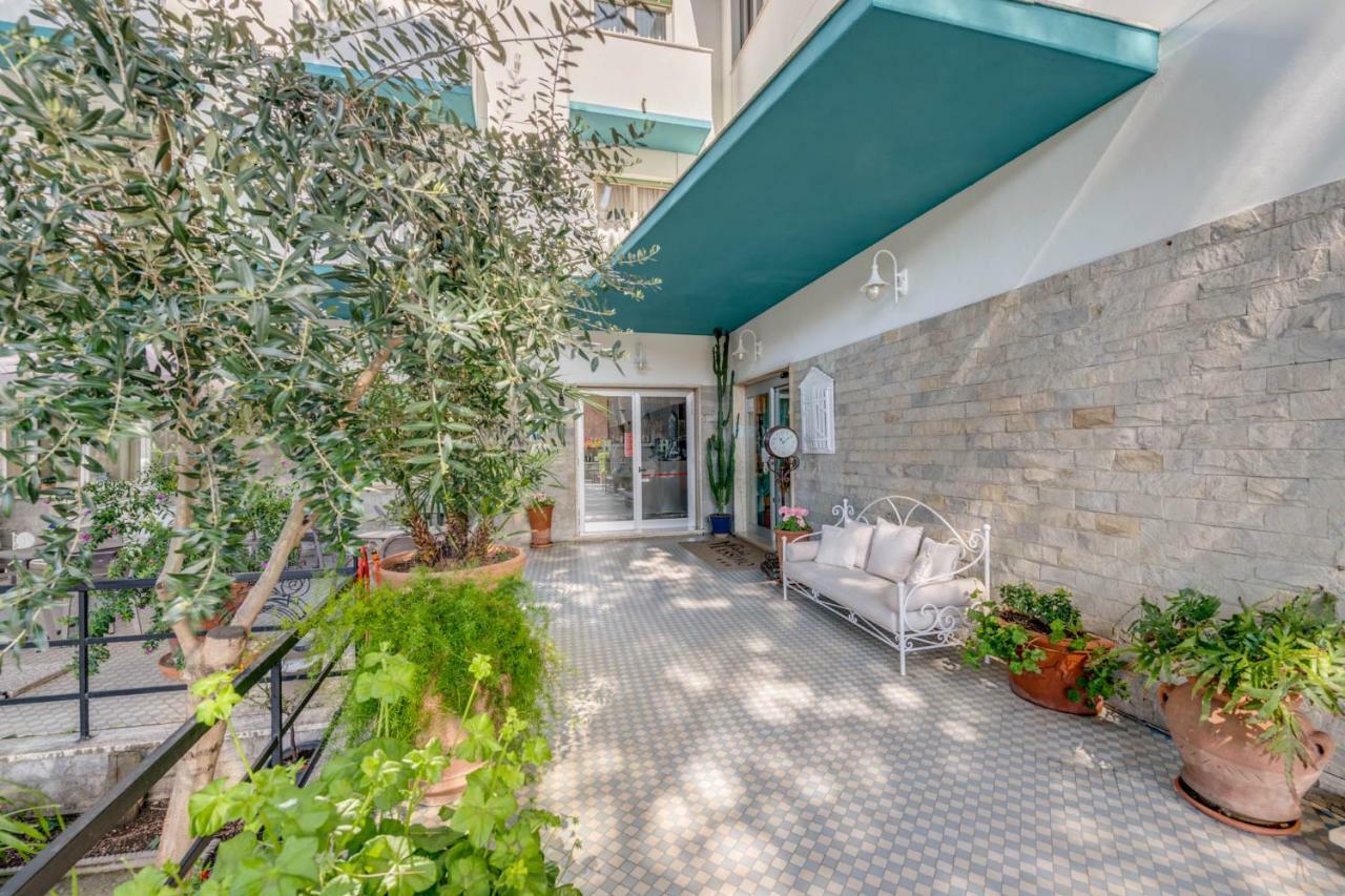 Hotel Massimo Marina di Cecina Exterior photo