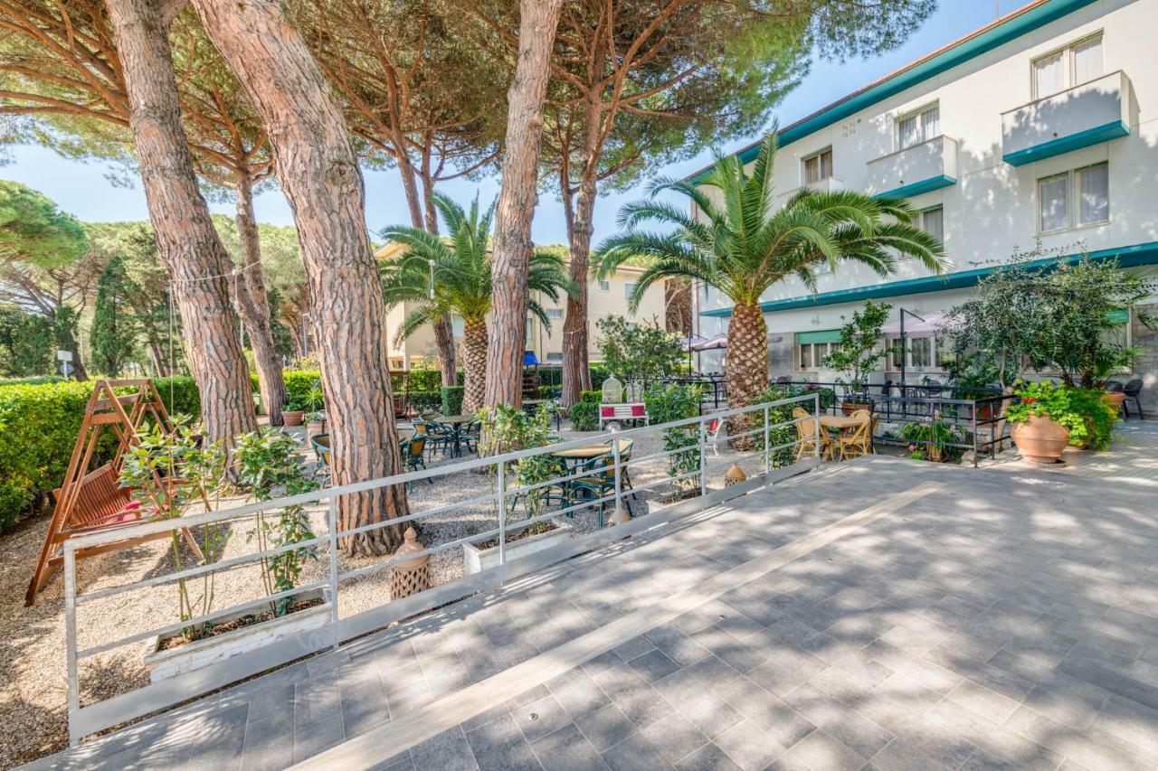 Hotel Massimo Marina di Cecina Exterior photo