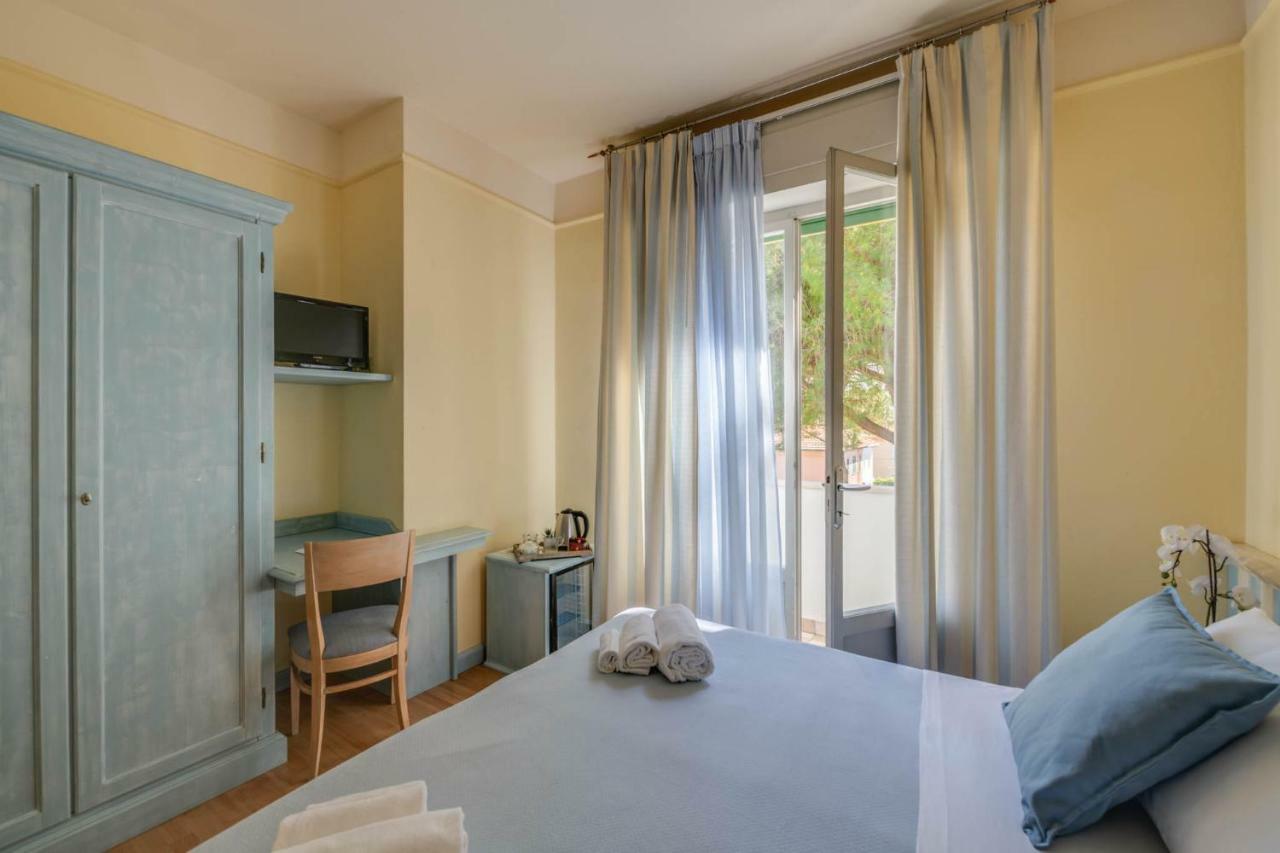 Hotel Massimo Marina di Cecina Exterior photo