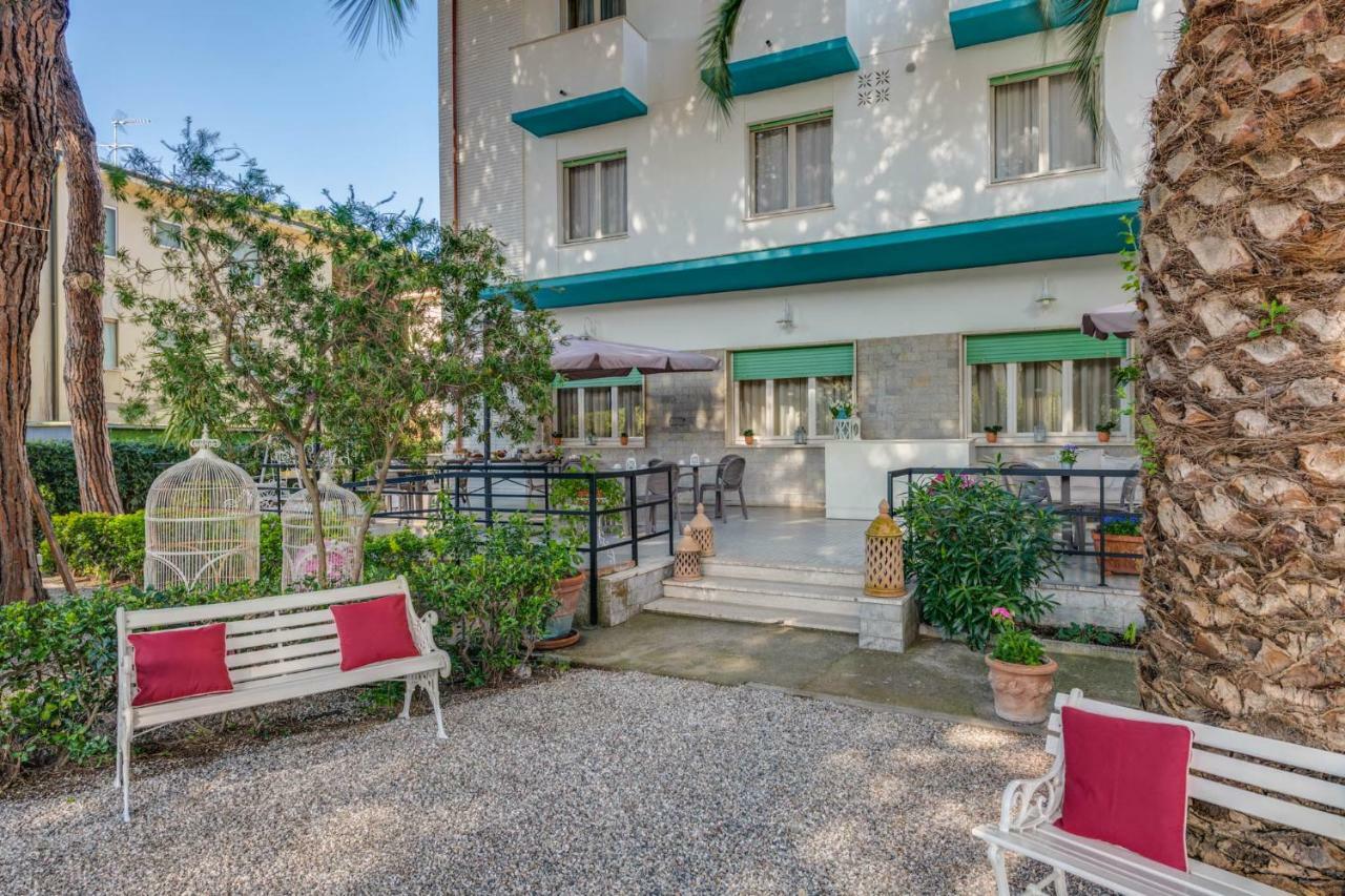 Hotel Massimo Marina di Cecina Exterior photo