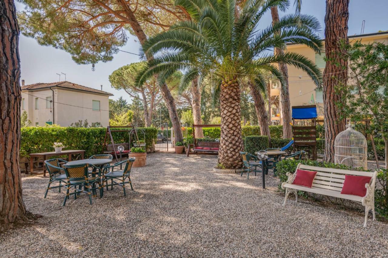 Hotel Massimo Marina di Cecina Exterior photo